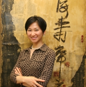 Plastic Surgeons in Modesto are Dr. Enevoldsen, Payne, Hoyt, Anderson, Amirsheybani.  Cosmetic Surgeon Dr. Staahl, Grace Kwon-Hong.  This is a picture of Dr. Tammy Wu